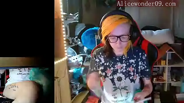 Snapshot of alicewonder09 chatting on December 16, 2024, 8:05 pm alicewonder09 online show from December 16, 2024, 8:05 pm