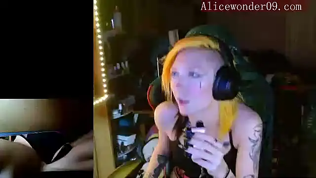 Snapshot of alicewonder09 chatting on December 19, 2024, 4:45 am alicewonder09 online show from December 19, 2024, 4:45 am