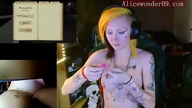 Snapshot of alicewonder09 chatting on December 19, 2024, 7:51 am alicewonder09 online show from December 19, 2024, 7:51 am