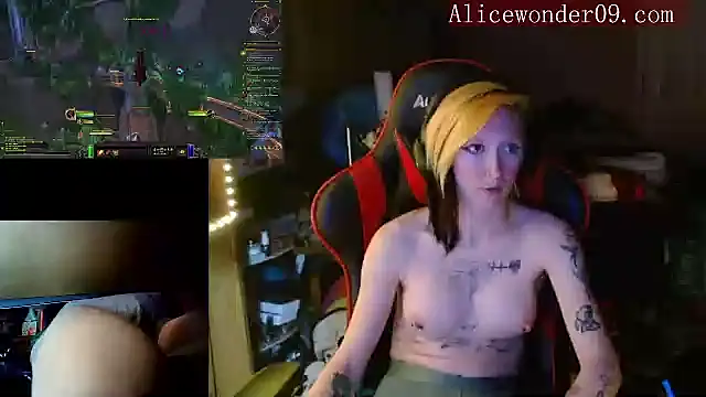 alicewonder09 online show from December 22, 2024, 7:11 am