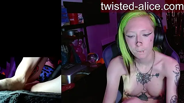 alicewonder09 online show from May 4, 2026, 3:24 am