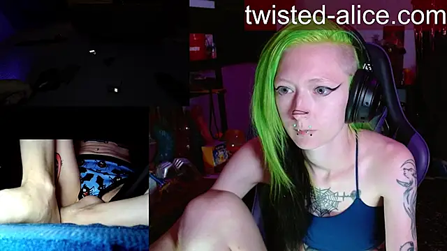 alicewonder09 online show from June 10, 2026, 2:56 am