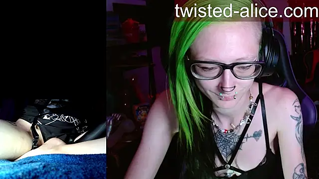 alicewonder09 online show from June 17, 2026, 2:58 am