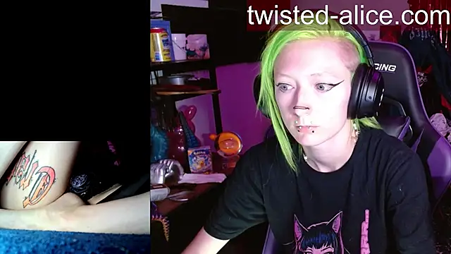 alicewonder09 online show from June 21, 2026, 2:58 am