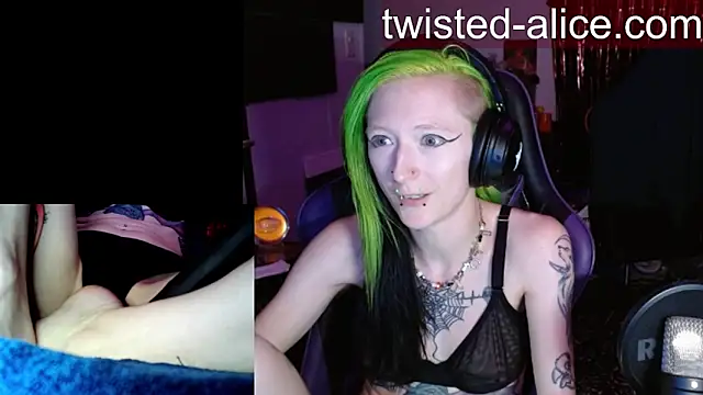 alicewonder09 online show from June 24, 2026, 3:38 am