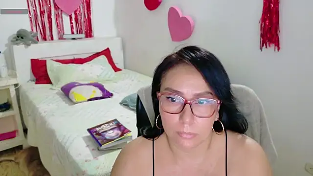 Snapshot of hottplay chatting on February 23, 2026, 5:21 pm hottplay online show from February 23, 2026, 5:21 pm