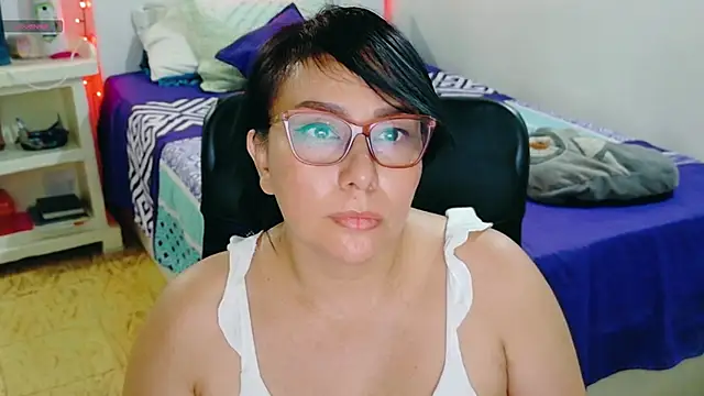 Snapshot of hottplay chatting on March 5, 2026, 4:14 pm hottplay online show from March 5, 2026, 4:14 pm