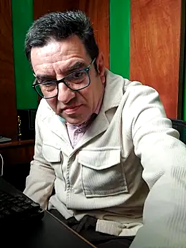 FernandoReuterG online show from February 5, 2026, 3:49 pm