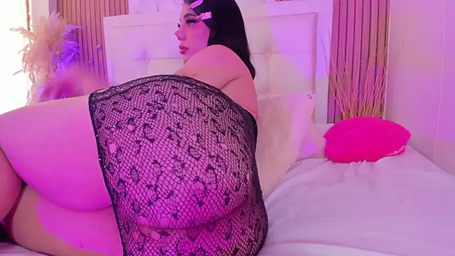 Snapshot of Lulu_exotic1 chatting on June 24, 2026, 8:41 pm Lulu exotic1 online show from June 24, 2026, 8:41 pm
