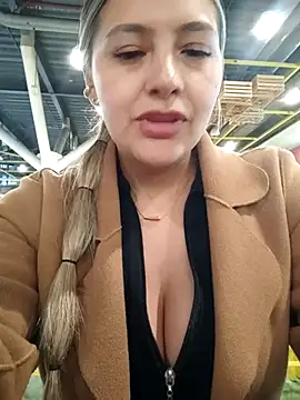 alana 69 online show from February 13, 2026, 9:33 pm