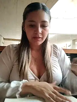 alana 69 online show from April 30, 2026, 9:19 pm