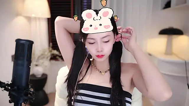 Ocean--Lili online show from October 11, 2025, 2:15 pm