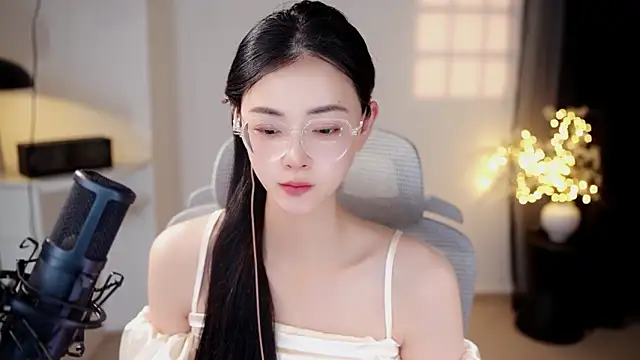 Ocean--Lili online show from July 12, 2026, 2:19 pm