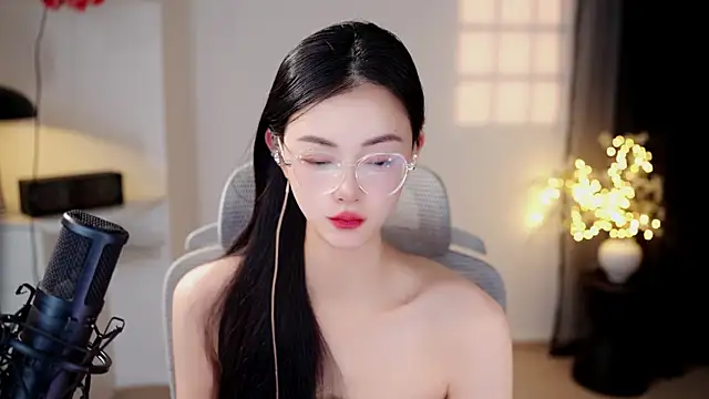 Ocean--Lili online show from July 13, 2026, 2:20 pm