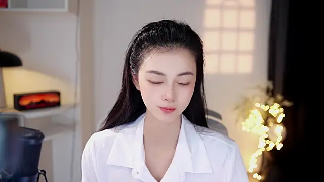 Ocean--Lili online show from July 23, 2026, 2:15 pm