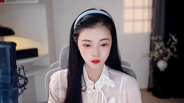 Ocean--Lili online show from August 4, 2026, 2:19 pm