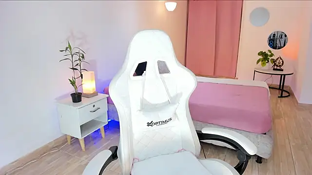 carleee winter online show from March 4, 2026, 1:55 am