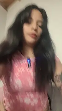 Snapshot of ZaraHoney chatting on October 9, 2025, 6:33 am ZaraHoney online show from October 9, 2025, 6:33 am