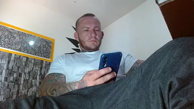 Snapshot of stripnolimits chatting on October 23, 2025, 4:39 pm stripnolimits online show from October 23, 2025, 4:39 pm