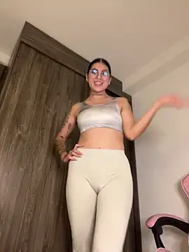 Sarasanders 4 online show from January 8, 2025, 2:03 am