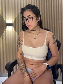 Sarasanders 4 online show from February 17, 2026, 4:31 am