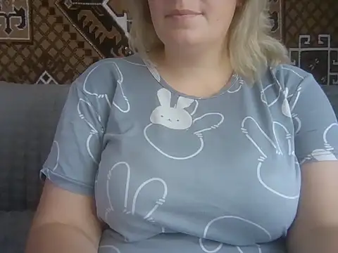 Snapshot of Diana_Britt chatting on October 4, 2025, 11:08 am Diana Britt online show from October 4, 2025, 11:08 am