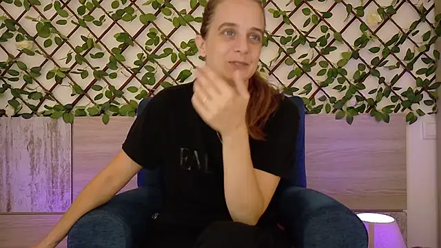 Snapshot of LadyChantale chatting on October 26, 2025, 7:47 am LadyChantale online show from October 26, 2025, 7:47 am