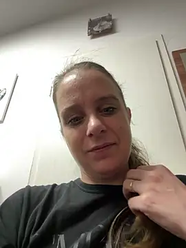 LadyChantale online show from May 5, 2026, 4:53 am
