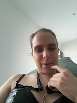 LadyChantale online show from June 15, 2026, 5:42 am