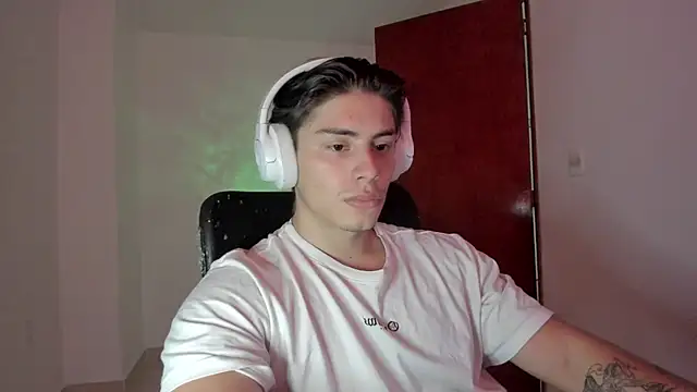 Snapshot of Giordano_Russo chatting on September 26, 2025, 6:45 pm Giordano Russo online show from September 26, 2025, 6:45 pm