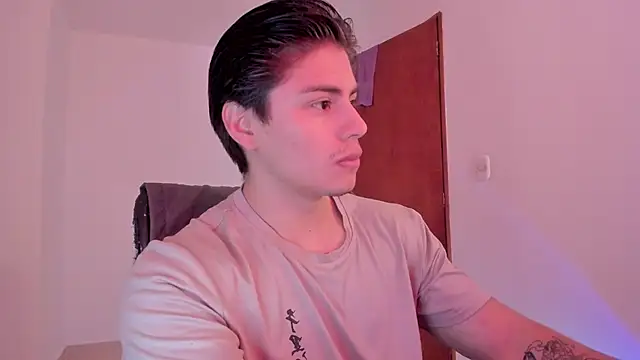 Snapshot of Giordano_Russo chatting on October 7, 2025, 4:15 pm Giordano Russo online show from October 7, 2025, 4:15 pm