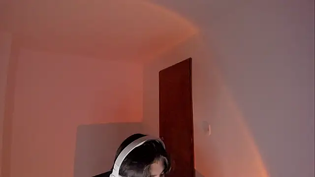 Snapshot of Giordano_Russo chatting on November 28, 2025, 12:02 am Giordano Russo online show from November 28, 2025, 12:02 am