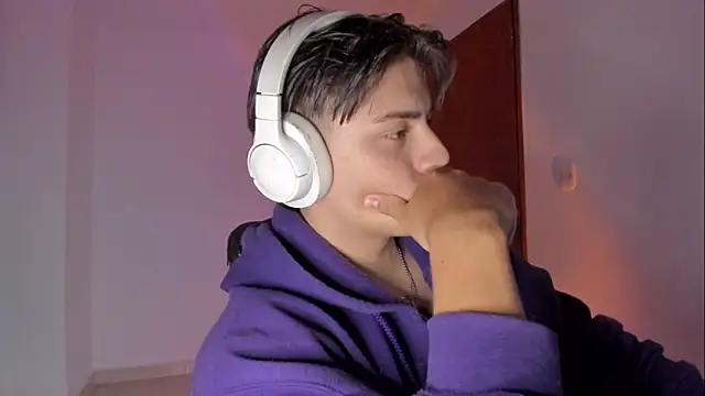 Snapshot of Giordano_Russo chatting on January 5, 2026, 9:51 pm Giordano Russo online show from January 5, 2026, 9:51 pm