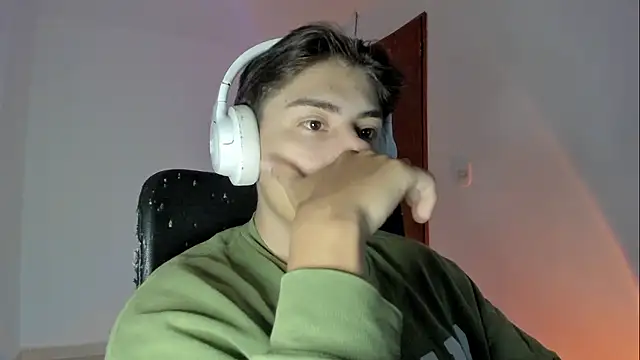 Snapshot of Giordano_Russo chatting on January 13, 2026, 1:38 pm Giordano Russo online show from January 13, 2026, 1:38 pm