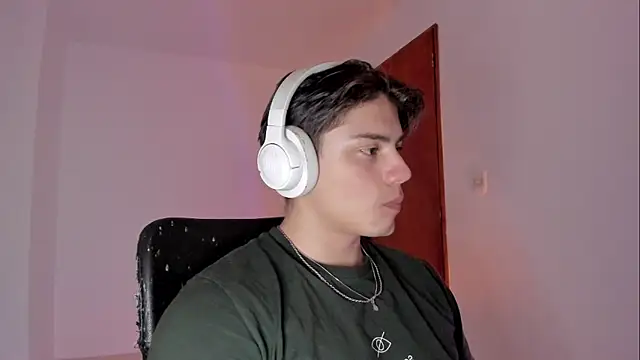 Snapshot of Giordano_Russo chatting on February 3, 2026, 8:03 pm Giordano Russo online show from February 3, 2026, 8:03 pm