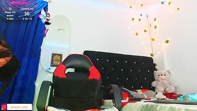 cute charlotte  online show from September 26, 2025, 3:10 am