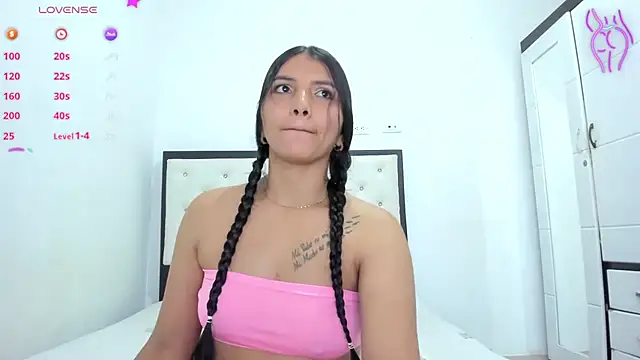 Snapshot of CuteLatinaxx chatting on September 21, 2025, 9:22 am CuteLatinaxx online show from September 21, 2025, 9:22 am