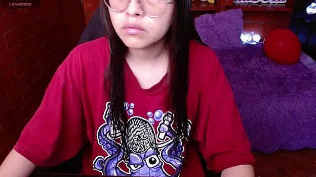 MidoriQuiinn online show from May 6, 2026, 3:50 pm