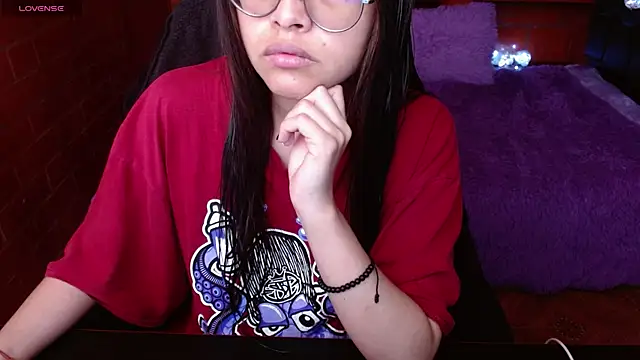 MidoriQuiinn online show from May 8, 2026, 4:01 pm