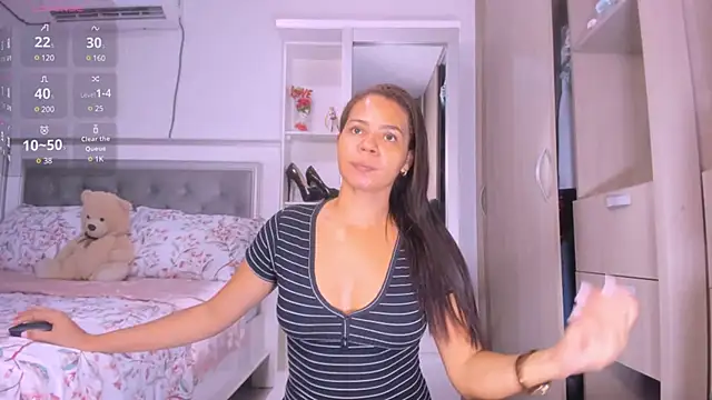 Snapshot of sharonDulce chatting on February 9, 2025, 11:46 pm sharonDulce online show from February 9, 2025, 11:46 pm