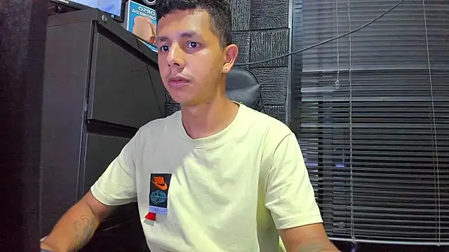 boy bigcock24cm online show from June 11, 2026, 11:03 pm