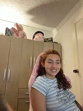 Snapshot of valenor_ chatting on April 19, 2026, 3:55 pm valenor online show from April 19, 2026, 3:55 pm