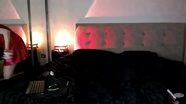 -Yummybabes- online show from April 30, 2026, 6:25 pm