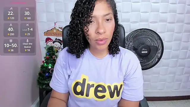 Snapshot of DannaBerry chatting on December 16, 2024, 2:05 pm DannaBerry online show from December 16, 2024, 2:05 pm