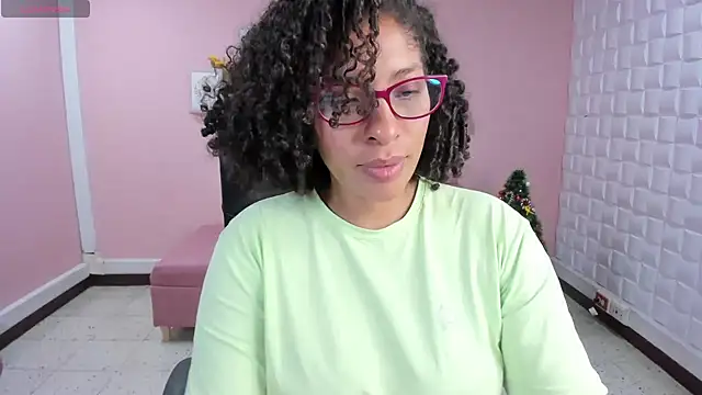 Snapshot of DannaBerry chatting on December 18, 2024, 3:11 pm DannaBerry online show from December 18, 2024, 3:11 pm