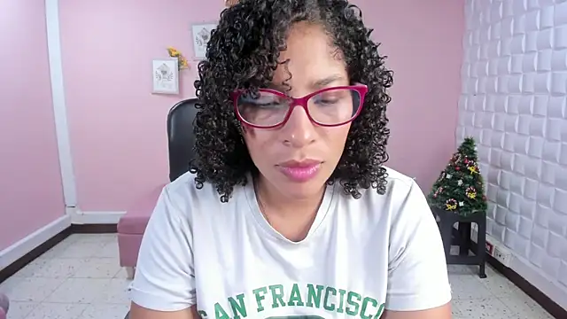 Snapshot of DannaBerry chatting on December 21, 2024, 2:15 pm DannaBerry online show from December 21, 2024, 2:15 pm