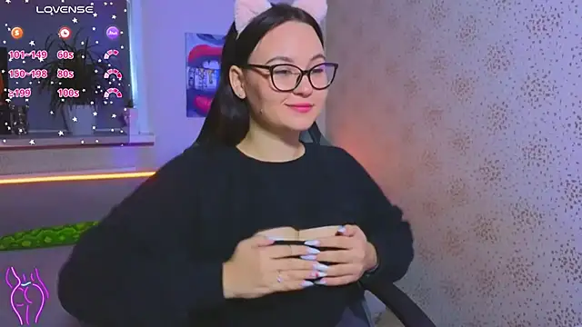 Snapshot of EsterLogan chatting on September 30, 2025, 10:42 am EsterLogan online show from September 30, 2025, 10:42 am