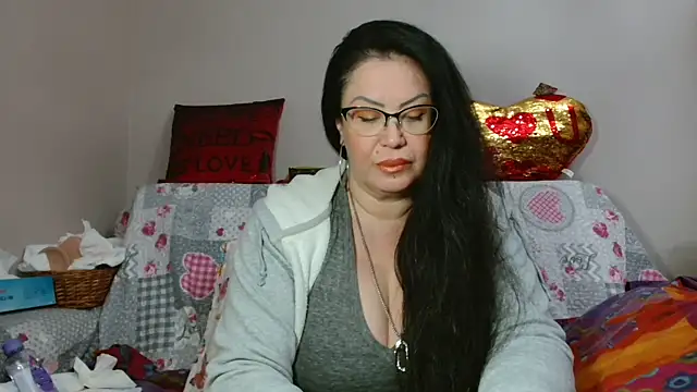 Snapshot of x__KHALEESI__x chatting on December 9, 2024, 1:07 am x KHALEESI x online show from December 9, 2024, 1:07 am