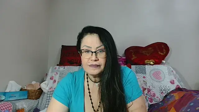 Snapshot of x__KHALEESI__x chatting on December 28, 2024, 12:26 am x KHALEESI x online show from December 28, 2024, 12:26 am