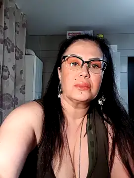 Snapshot of x__KHALEESI__x chatting on January 11, 2025, 6:12 pm x KHALEESI x online show from January 11, 2025, 6:12 pm